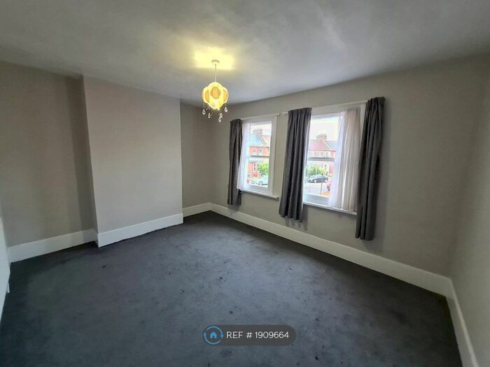 3 Bedroom Maisonette To Rent In Clarendon Road, London, N15