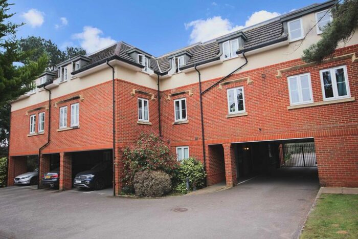 2 Bedroom Apartment To Rent In Marchmont Place, Bracknell, RG12