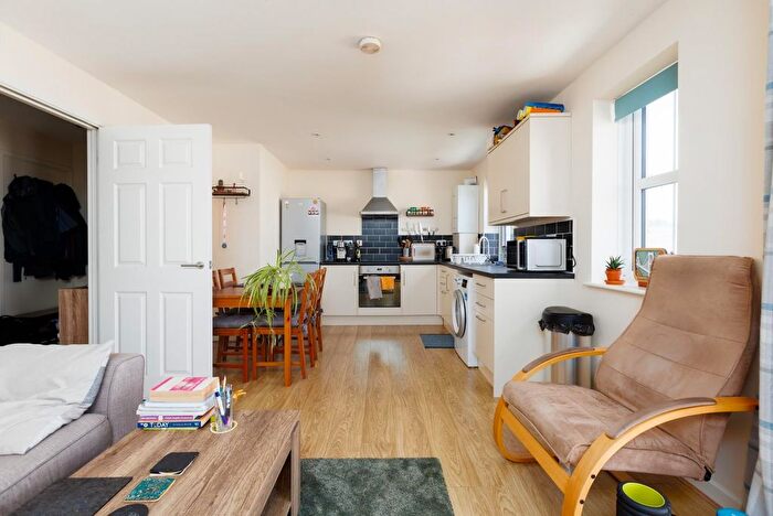 2 Bedroom Flat For Sale In Sturmy Close, Brentry, BS10