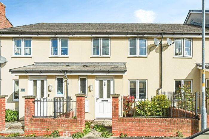 3 Bedroom Terraced House For Sale In Cloatley Crescent, Swindon, SN4