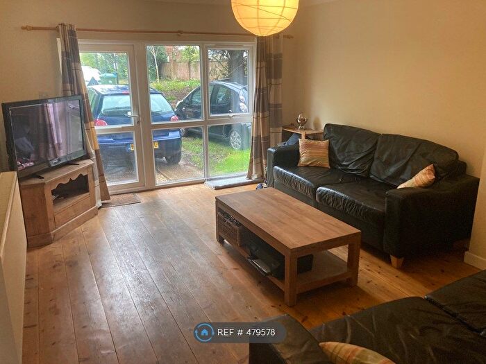 4 Bedroom End Of Terrace House To Rent In Berkeley Close, Southampton, SO15