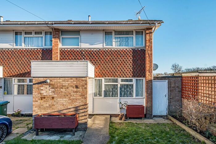 3 Bedroom End Terrace House For Sale In Holland Close, North Bersted, Bognor Regis, PO21