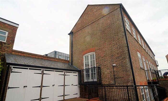 3 Bedroom House To Rent In Milliners Court, Lattimore Road, St Albans, AL1