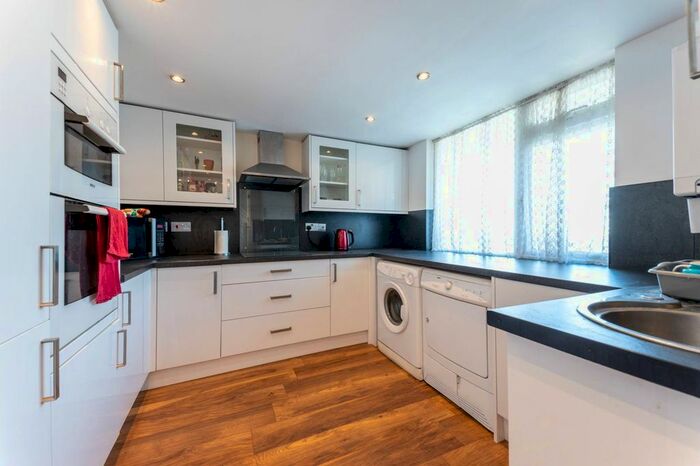 3 Bedroom Maisonette To Rent In Wessex Close, Kingston, Kingston Upon Thames, KT1