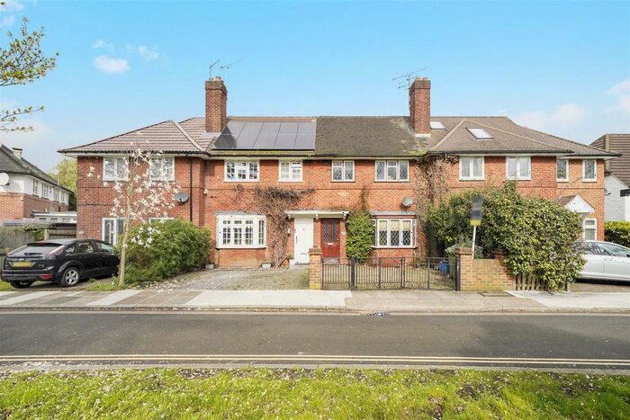 4 Bedroom Semi-Detached House To Rent In Glebe Side, Twickenham, TW1