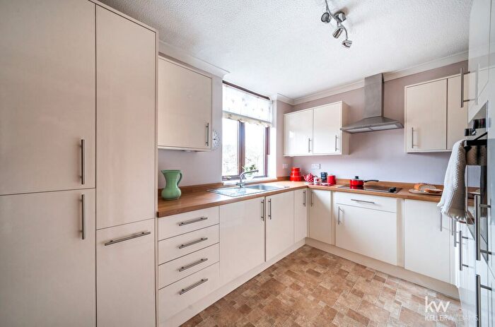 2 Bedroom Maisonette For Sale In The Lawns, Stevenage, Hertfordshire, SG2