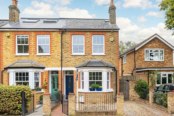 4 Bedroom Property For Sale In Holly Bush Lane, Hampton, TW12