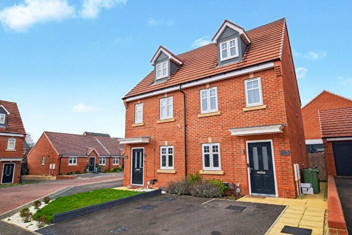 3 Bedroom Semi Detached House For Sale In Winter Close, Stanley, Wakefield, West Yorkshire, WF3