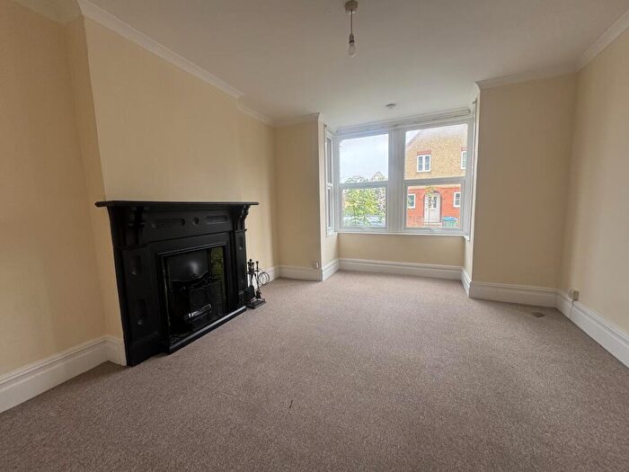 2 Bedroom Maisonette To Rent In Queens Park, Aylesbury, HP21