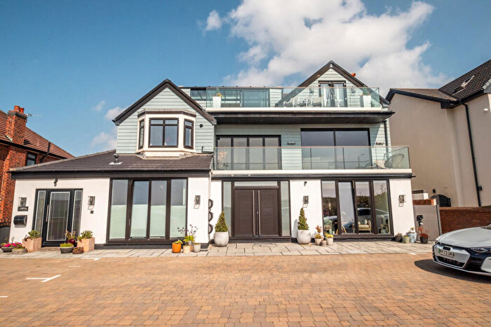 2 Bedroom Apartment To Rent In Inner Promenade, Lytham St. Annes, FY8