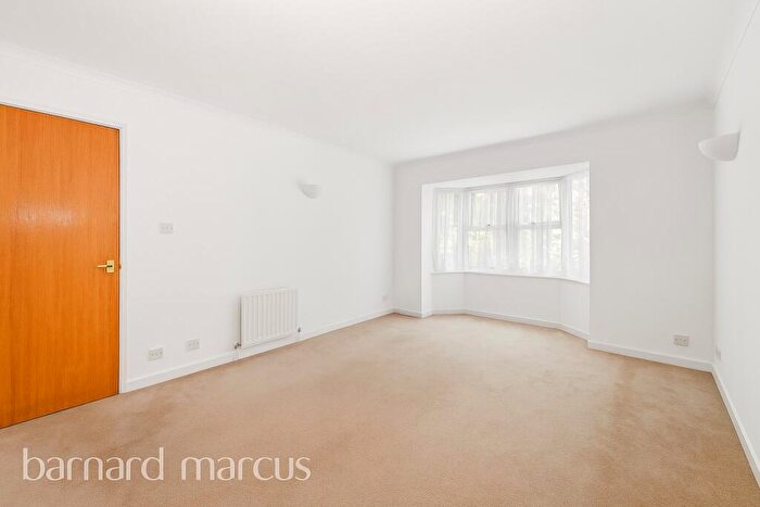 1 Bedroom Flat To Rent In Kingsworthy Close, Kingston Upon Thames, KT1