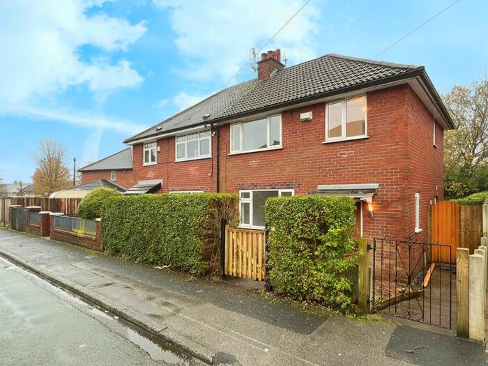 3 Bedroom Semi-Detached House To Rent In Eskdale Grove, Farnworth, Bolton, BL4