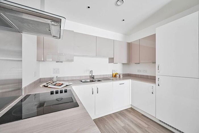 2 Bedroom Flat To Rent In Calvary Court, Woolwich, SE18