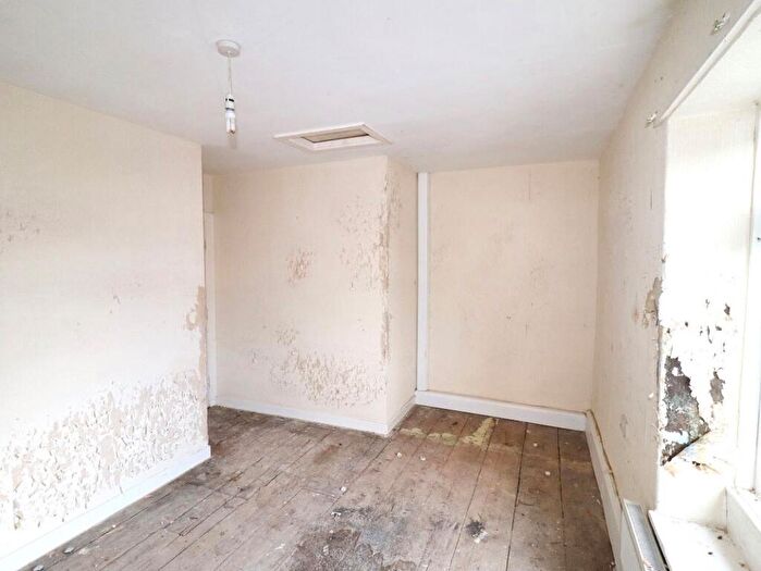 2 Bedroom Terraced House For Sale In Ingrow Lane, Keighley, BD22