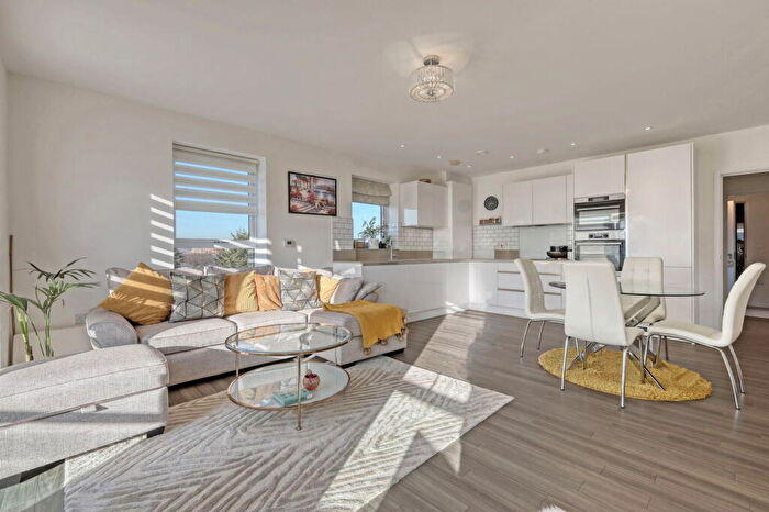 2 Bedroom Apartment For Sale In St. Clements Avenue, Harold Wood, Romford, RM3