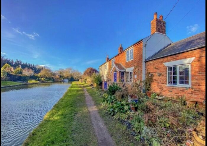 3 Bedroom Character Property To Rent In New Bridge, NN6