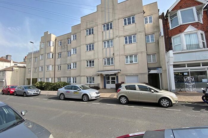 2 Bedroom Flat To Rent In Discovery House, Eastbourne, BN21