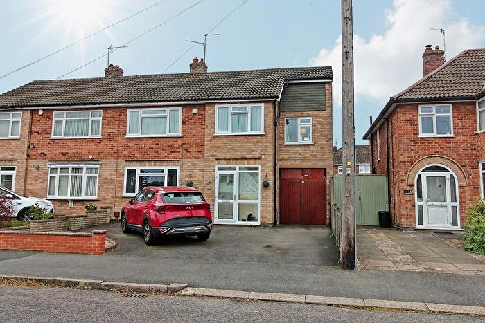4 Bedroom Semi-Detached House For Sale In Ruskington Drive, Wigston, LE18