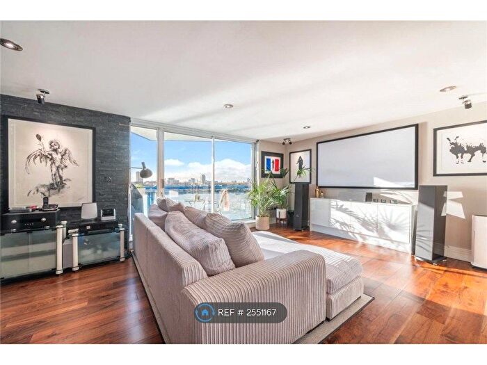 2 Bedroom Flat To Rent In Nova Building, London, E14