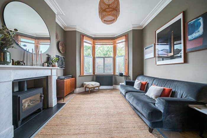 5 Bedroom Semi-Detached House For Sale In Westbourne Road, London, SE26