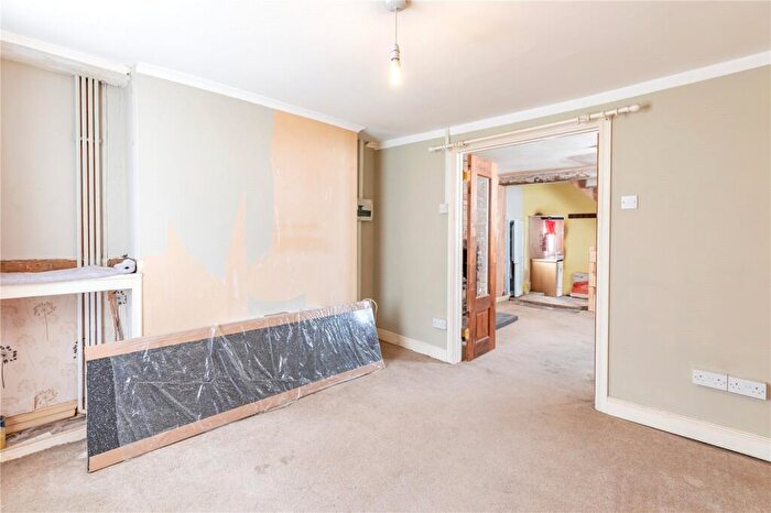 3 Bedroom End Of Terrace House For Sale In Southbroom Road, Devizes, Wiltshire, SN10