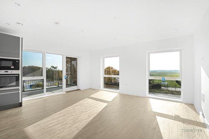 2 Bedroom Flat To Rent In Marleigh Avenue, Cambridge, Cambridgeshire, CB5