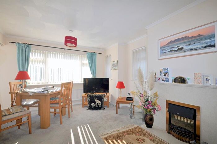 2 Bedroom Flat For Sale In Downlands Way, East Dean, East Sussex, BN20