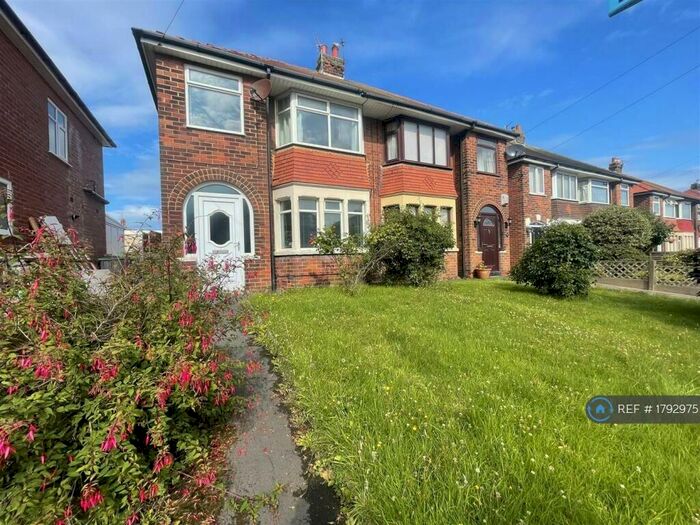 3 Bedroom Semi-Detached House To Rent In Rivington Avenue, Blackpool, FY2