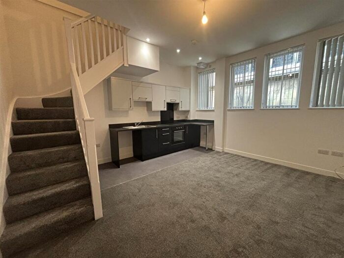 1 Bedroom Apartment To Rent In Chapel Lane, Hull, HU1