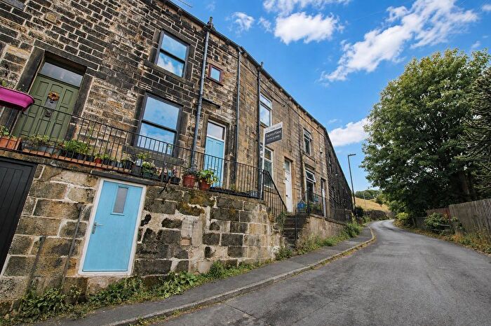 2 Bedroom Terraced House For Sale In Longfield Road, Todmorden, OL14