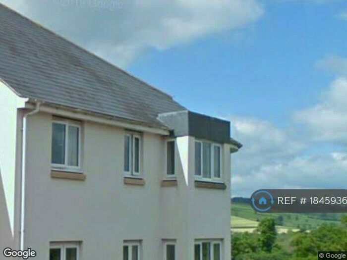 2 Bedroom Flat To Rent In Oakfields, Tiverton, EX16