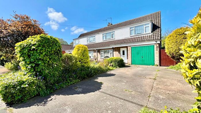 3 Bedroom Semi-Detached House For Sale In North Street, Winterton, DN15