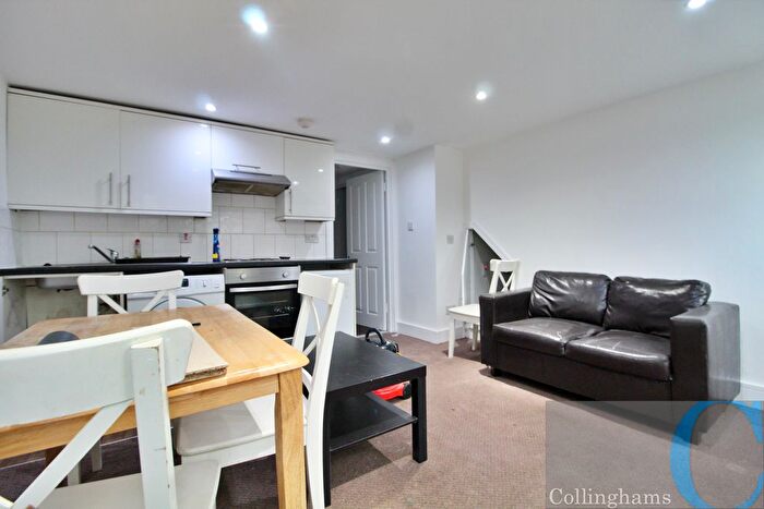 2 Bedroom Flat To Rent In Trinity Road, London, SW17