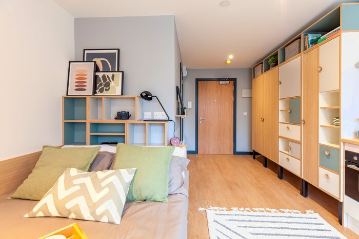 Studio To Rent In The Gorge, Gladstone Road, Exeter, Devon, EX1