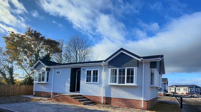 2 Bedroom Park Home For Sale In Fieldview Park, The Leigh, GL19