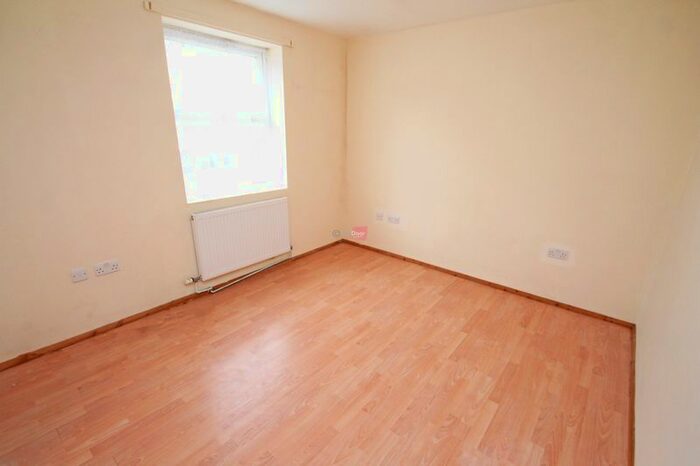 1 Bedroom Flat For Sale In Otway Street, Chatham, ME4