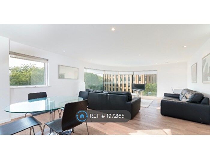 2 Bedroom Flat To Rent In Holloway Road, London, N7