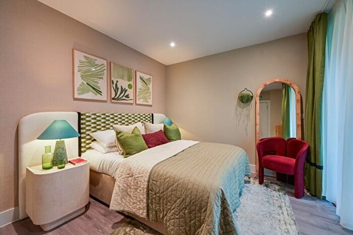 3 Bedroom Flat For Sale In Southmere, Abbey Wood, SE2