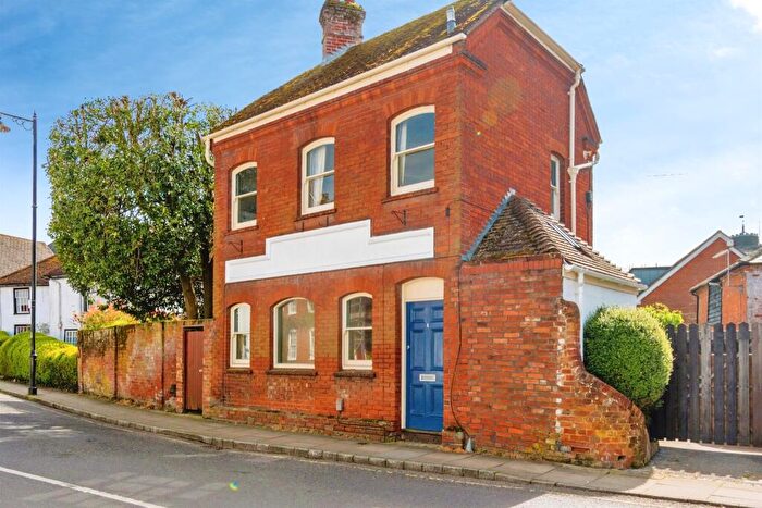 1 Bedroom Detached House For Sale In The Horsefair, Romsey, SO51