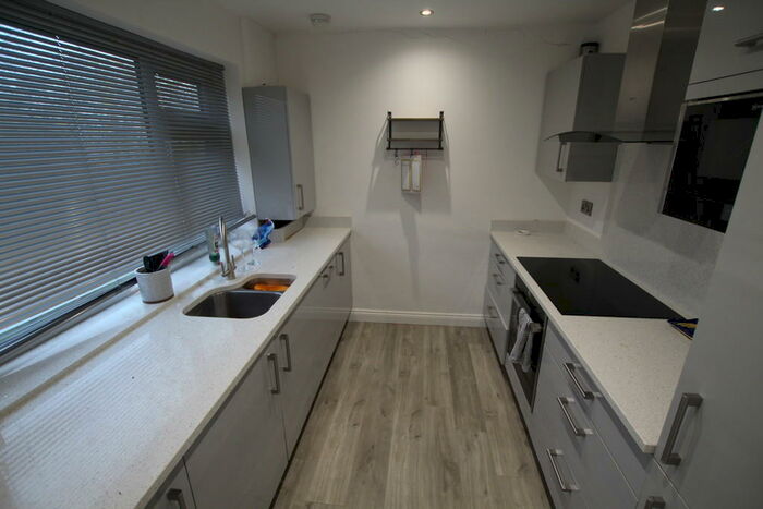 2 Bedroom Flat To Rent In Leverton Court, NG2