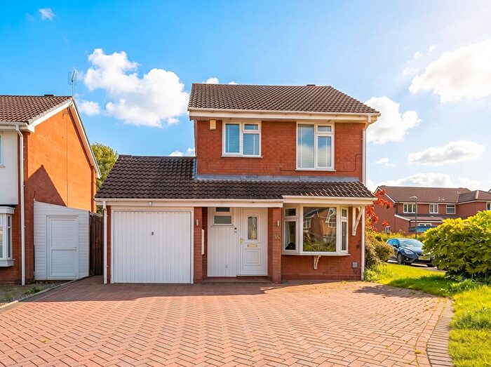 3 Bedroom Detached House For Sale In Shelsley Way, Hillfield, B91
