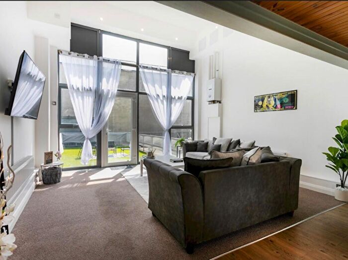 3 Bedroom Apartment To Rent In Thurland Street, Nottingham, NG1