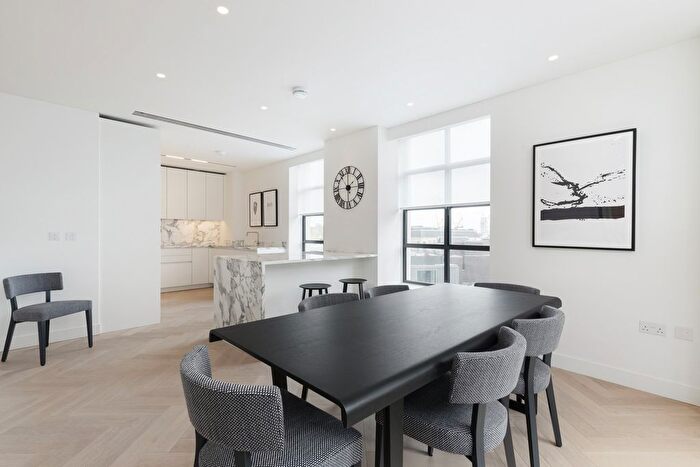 3 Bedroom Flat To Rent In Sherwood Street, London, W1F