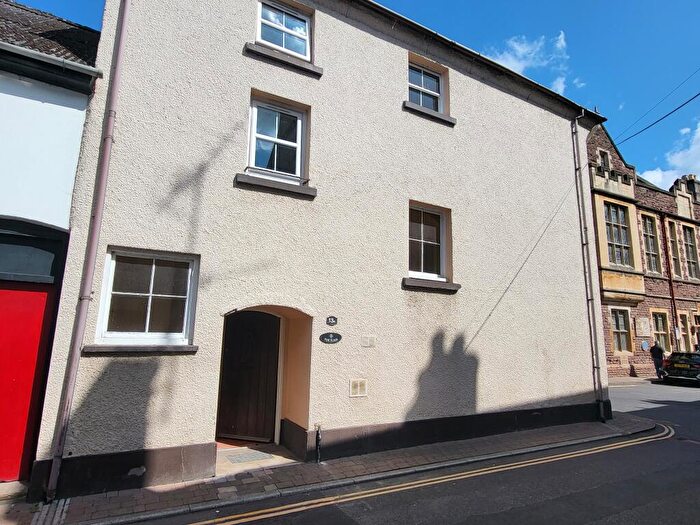 3 Bedroom Flat To Rent In Agincourt Street, Monmouth, NP25