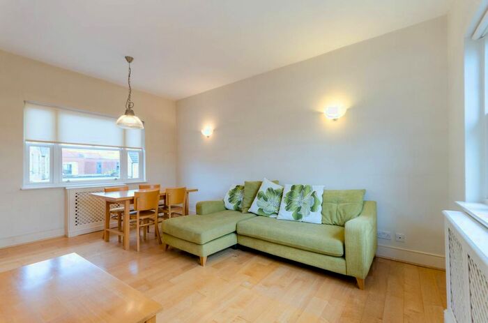 2 Bedroom Flat To Rent In Kingston Road, South Wimbledon, London, SW19
