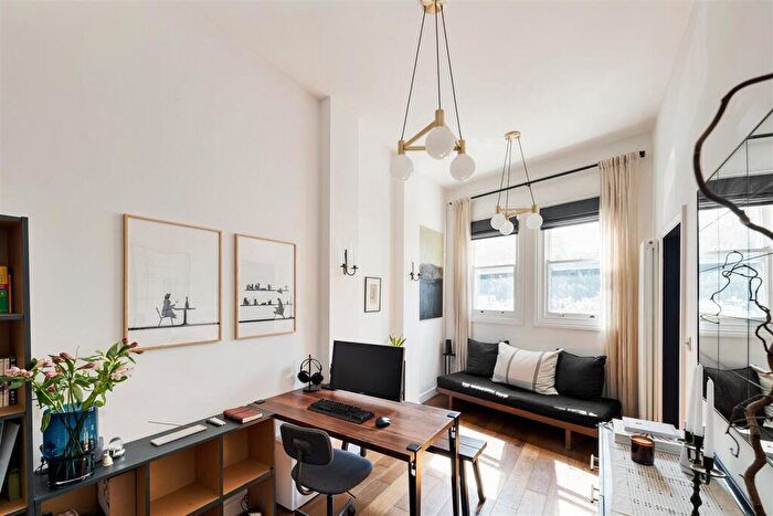 1 Bedroom Flat For Sale In Clarence Road, Hackney Central, E5