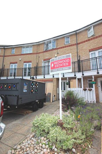 4 Bedroom Town House For Sale In West Thamesmead, SE28