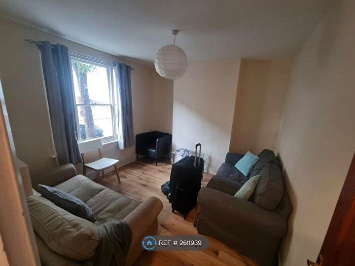 4 Bedroom Terraced House To Rent In Henshaw Street, London, SE17