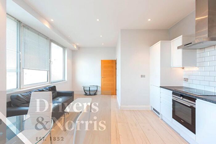 1 Bedroom Apartment To Rent In Holloway Road, Holloway, London, N7