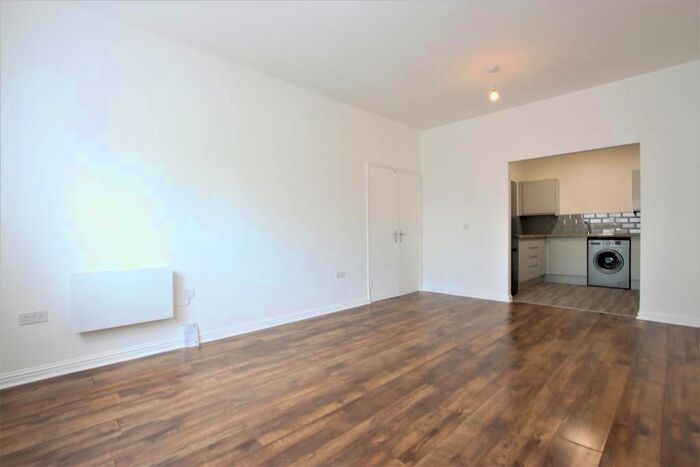 2 Bedroom Flat To Rent In Lowbridge Court, Garston, Liverpool, Merseyside, L19